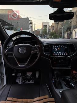 جیپ گراند شیرۆکی